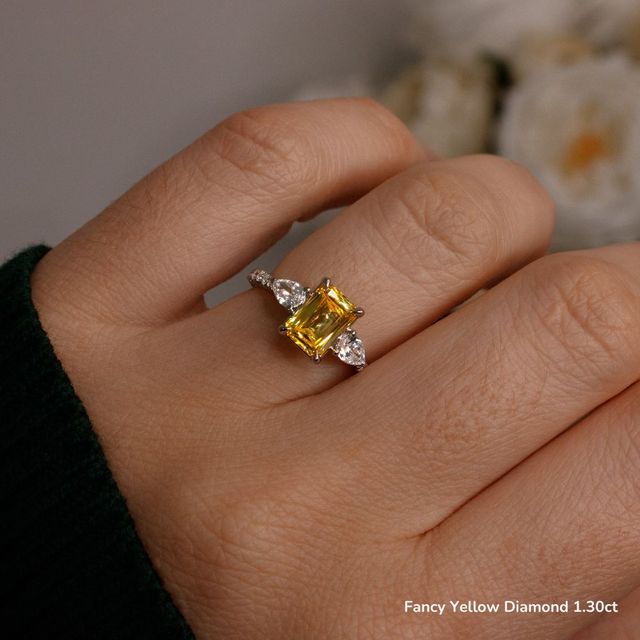 Nimi White Gold Trilogy Engagement Ring