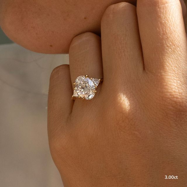 Daisy Yellow Gold Enagagement Ring