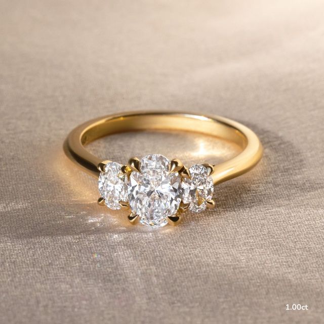 Daisy Yellow Gold Enagagement Ring