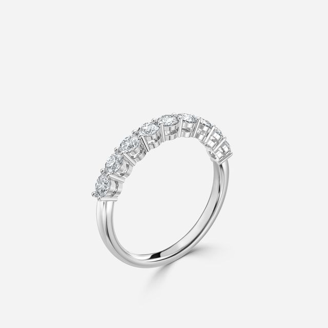 Shared Single Claw Set In White Gold