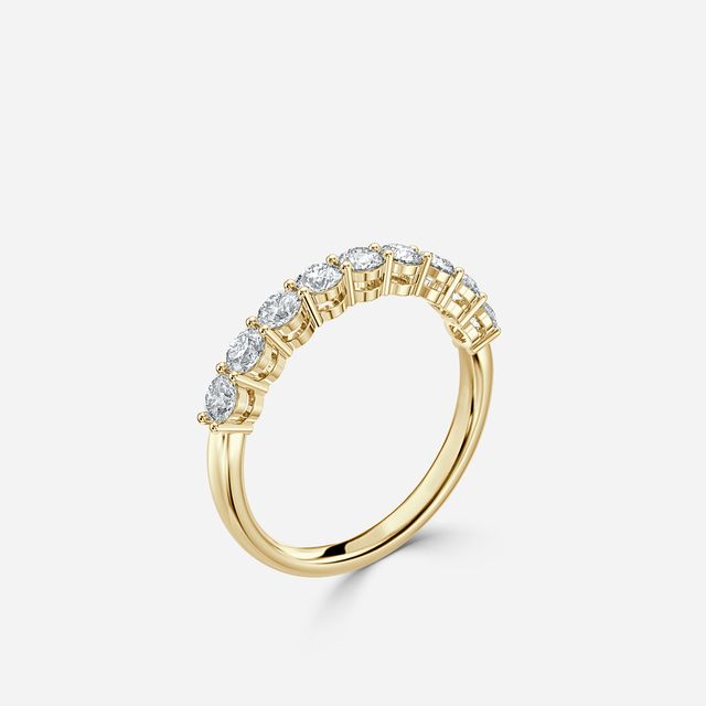 Shared Single Claw Set In Yellow Gold