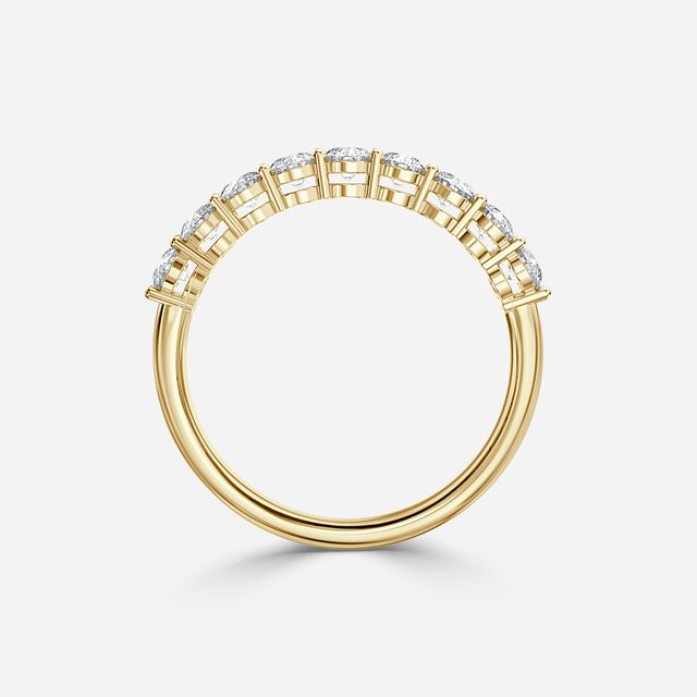 Shared Single Claw Set In Yellow Gold