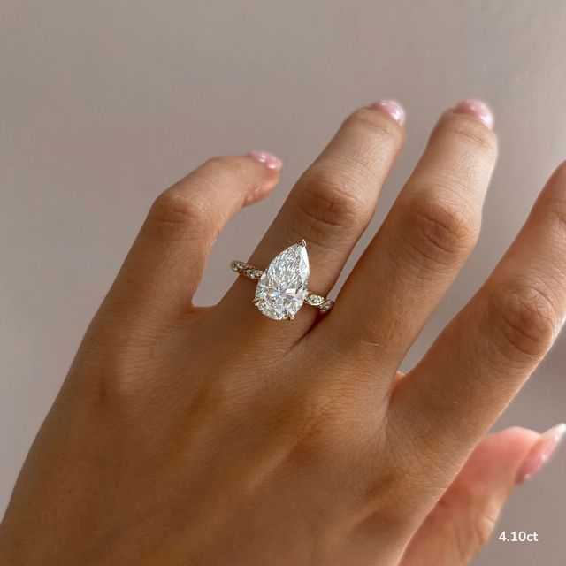 Fior Yellow Gold Engagement Ring