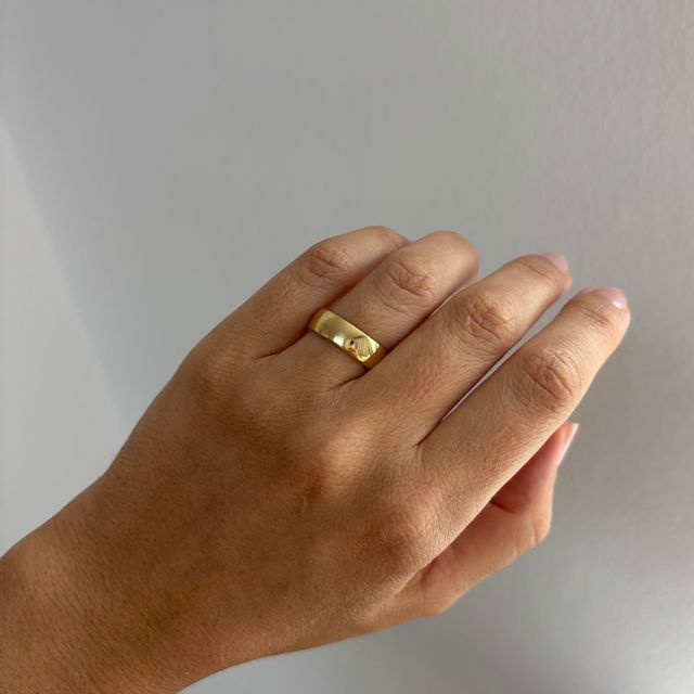 Court Wedding Ring In Yellow Gold