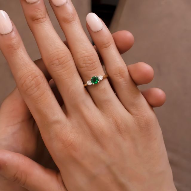 Round Emerald Trilogy 0.30ct