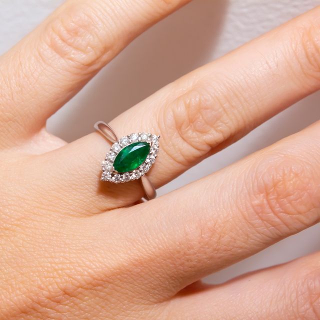 Marquise Emerald Halo 0.88ct