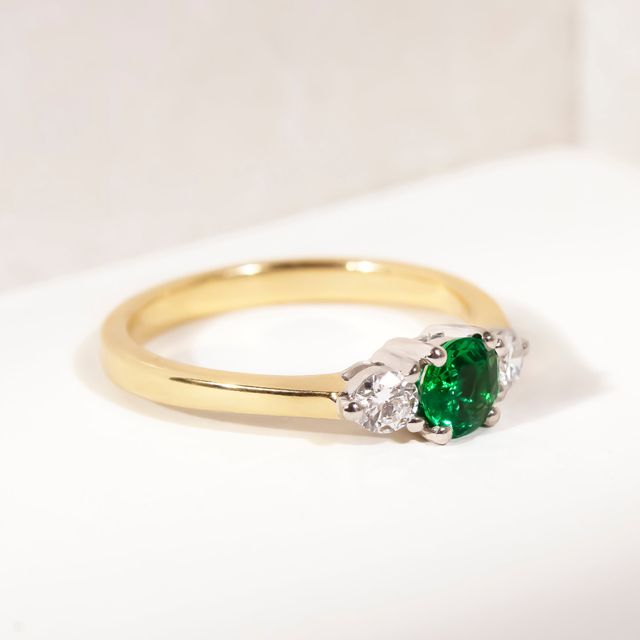 Round Emerald Trilogy 0.30ct