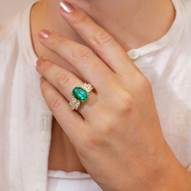 Zambian Oval Emerald Cluster Gold 4.30ct