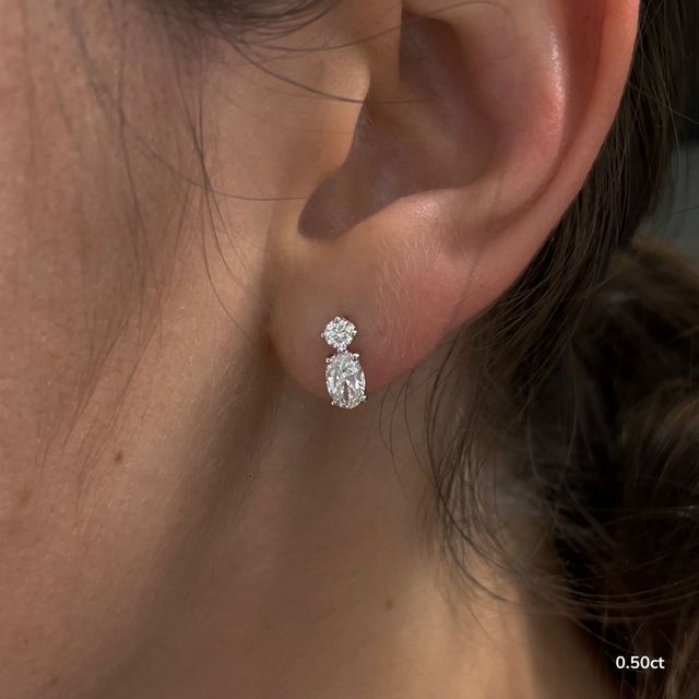 Drop Oval Earrings In White Gold