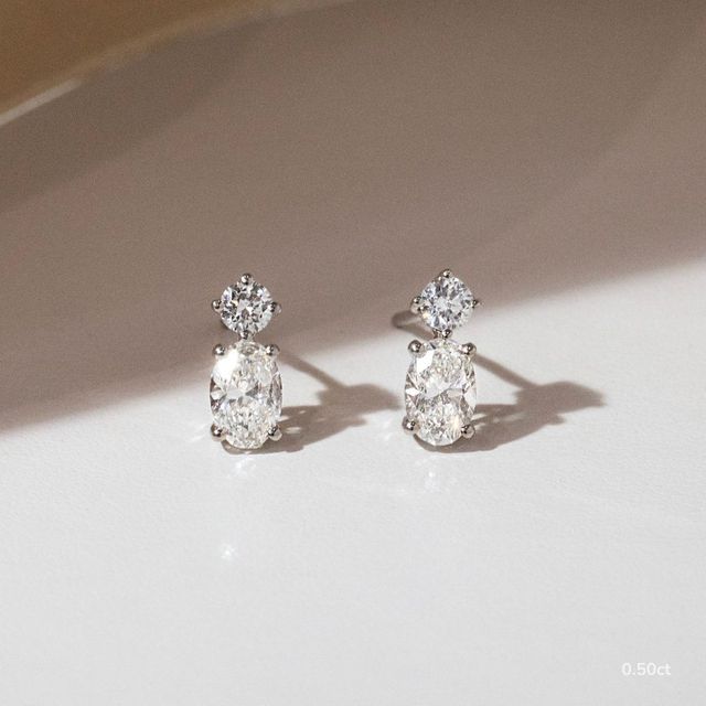 Drop Oval Earrings In White Gold