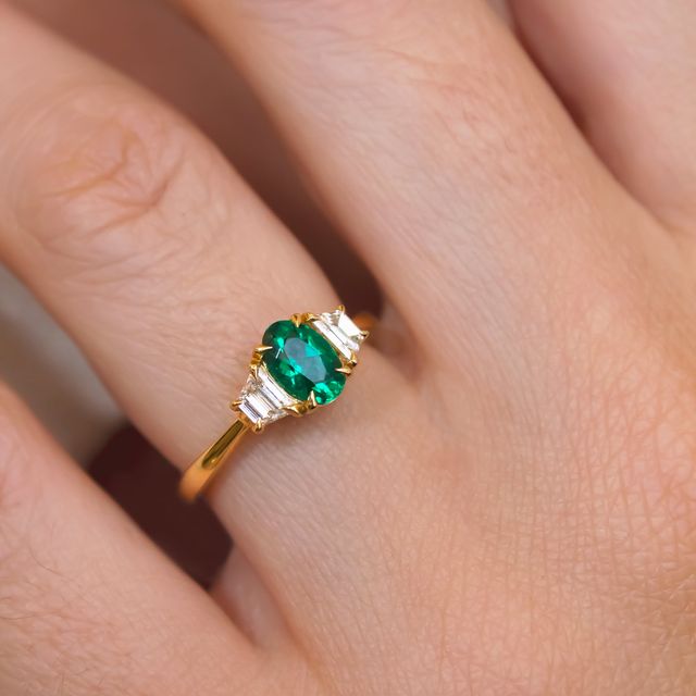 Oval Emerald 18k Yellow Gold- 0.65ct