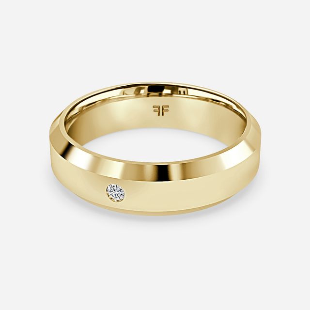Ezra 5mm Yellow Gold Wedding Ring