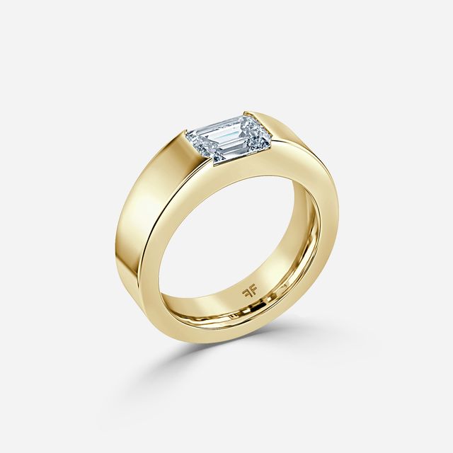 Roman 5mm Yellow Gold Wedding Ring