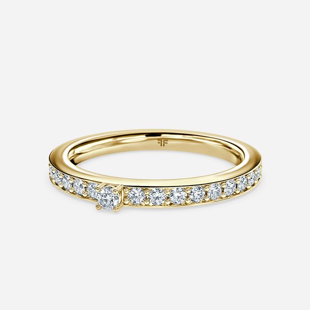 Round Cut Diamond Yellow Gold Wedding Ring