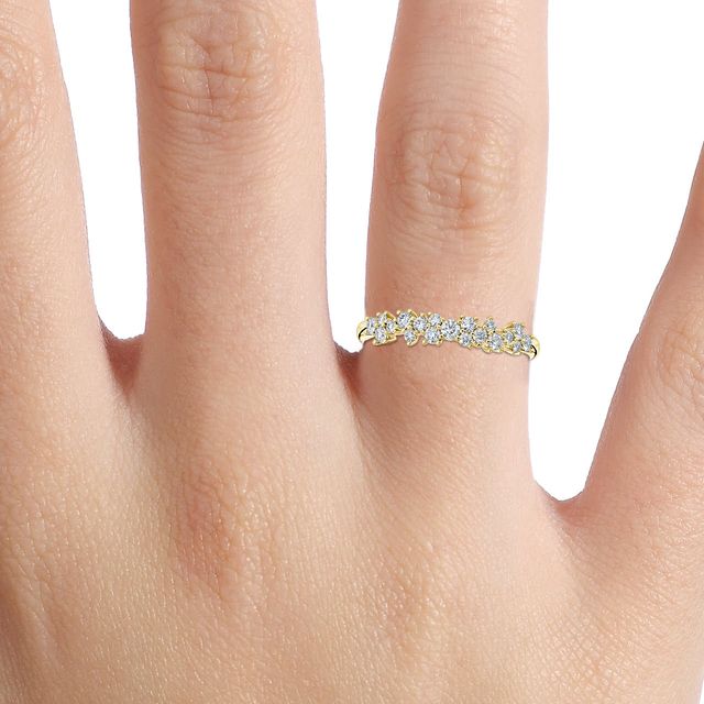 Floral Shared Claw Wedding Ring In Yellow Gold