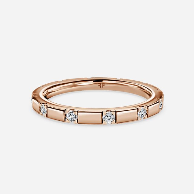 Round Diamond Wedding Ring In Rose Gold