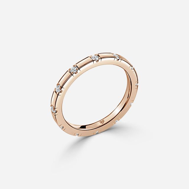 Round Diamond Wedding Ring In Rose Gold