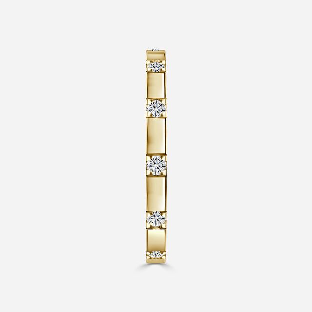 Round Diamond Wedding Ring In Yellow Gold