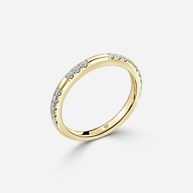 Yellow Gold Round Diamond Pave Wedding Ring