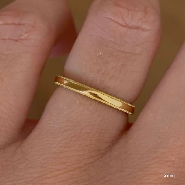 Plain Wedding Ring In Yellow Gold