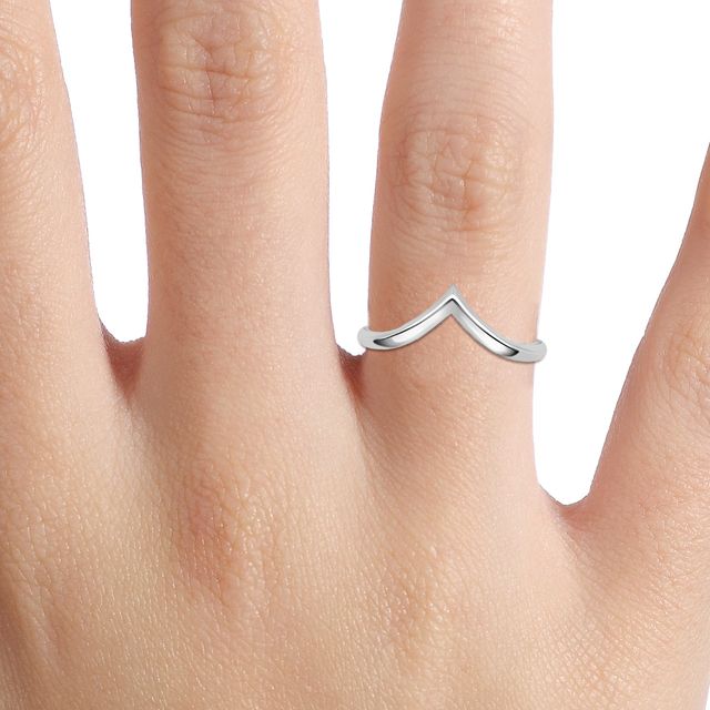 Chevron V-Shaped Platinum Plain Wedding Ring