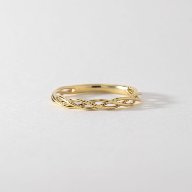 Frida Yellow Gold Entwined Wedding Ring