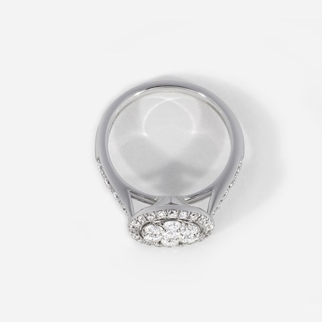 Round Cluster Illusion Set Halo Diamond Band Engagement Ring
