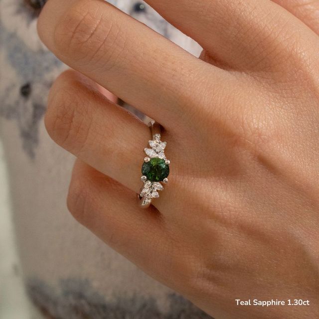 Sphinx White Gold Flower Engagement Ring
