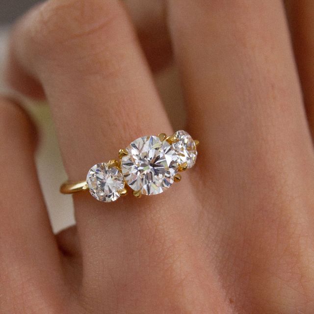 Round trilogy ring gold