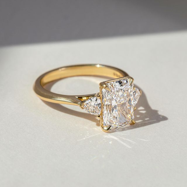 2.40ct Manilla Yellow Gold Trilogy Engagement Ring Radiant Lab Diamond