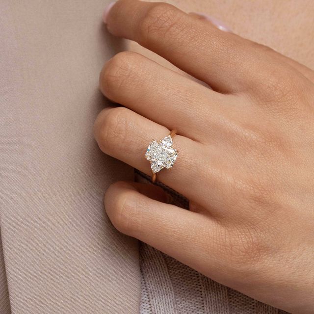 2.40ct Manilla Yellow Gold Trilogy Engagement Ring Radiant Lab Diamond