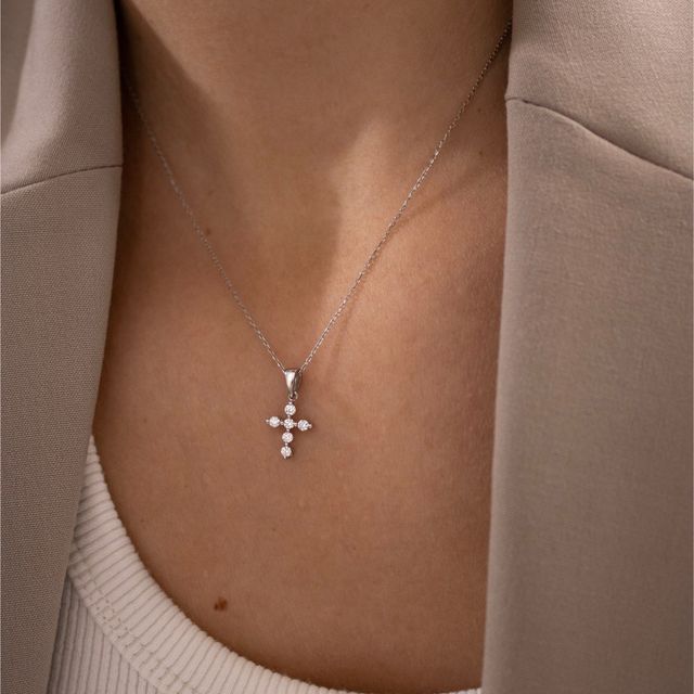 White Gold Six Stone Pendant Round Diamond - 0.25ct