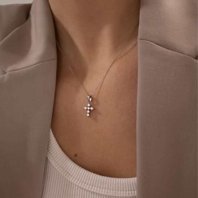 White Gold Six Stone Pendant Round Diamond - 0.25ct