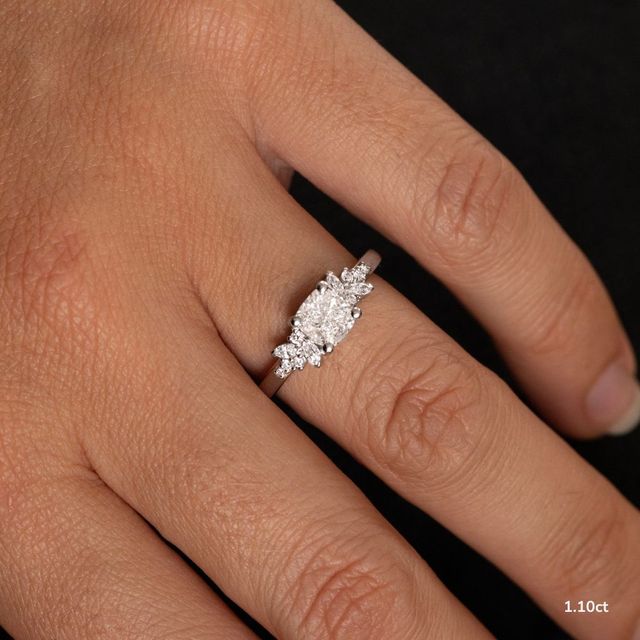 Sphinx White Gold Flower Engagement Ring