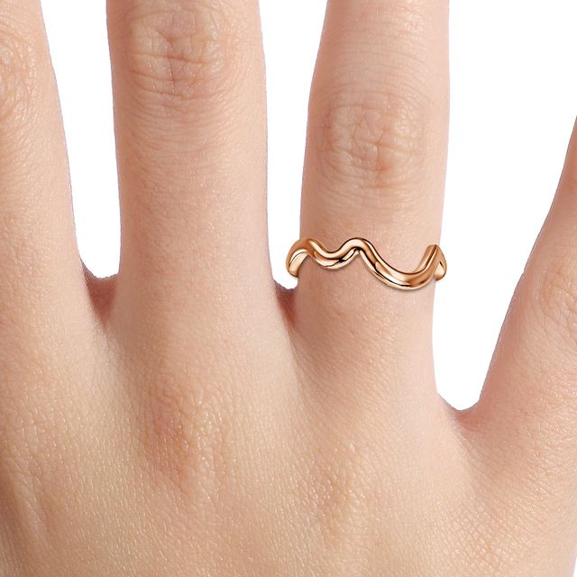 Nouveau Rose Gold Curved Wedding Ring