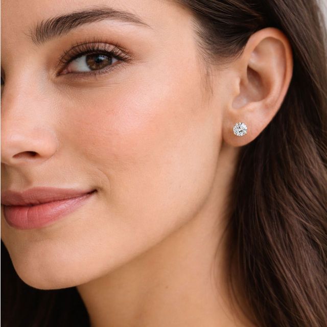 Claw Round Stud Earrings Yellow Gold