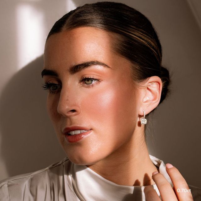 Rosée Cushion Earrings In White Gold