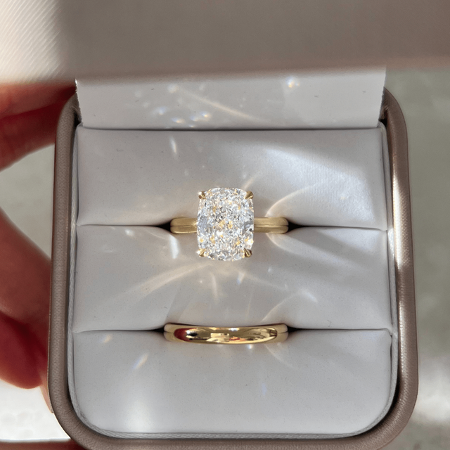 4 Carat Cushion Diamond Solitaire Engagement ring in 18k Yellow Gold - Avery