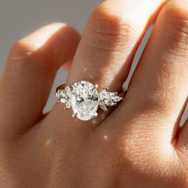 2.50 Carat Oval Cluster Ring In Platinum - Anastasia