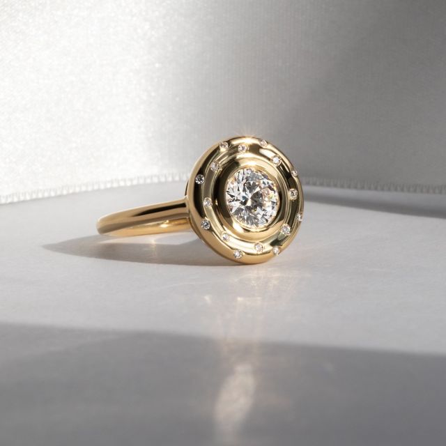 1.01 Carat Round Diamond Ring In Yellow Gold - Starry Night