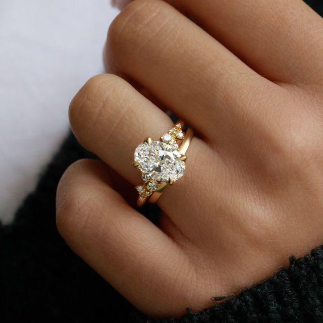 2.50 Carat Oval Cluster Ring In Yellow Gold - Morning Star