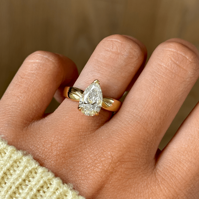 2 Carat Pear Solitaire Engagement Ring In Yellow Gold - Vri customised