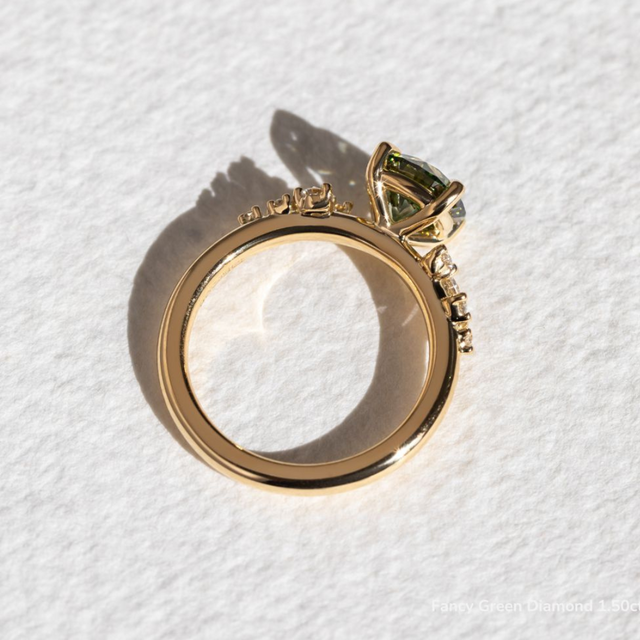 1.50 Carat Vivid Green Round Diamond In 18k Yellow Gold - Morning Star