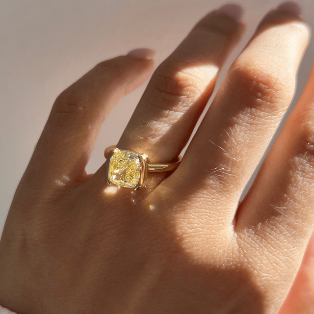 3.25 Carat Yellow Cushion Diamond Ring In Yellow Gold - Avian