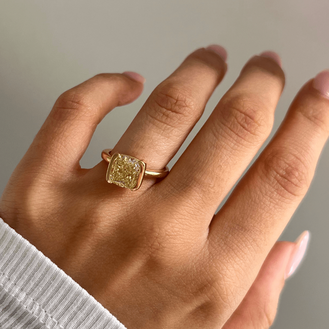 3.25 Carat Yellow Cushion Diamond Ring In Yellow Gold - Avian