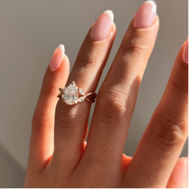 1.25 Carat Lab Grown Pear Diamond Ring In Yellow Gold - Vina