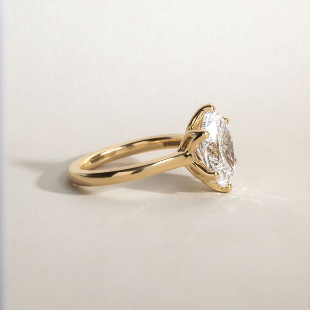 3 Carat Oval Solitaire In 18k Yellow Gold - Elswin