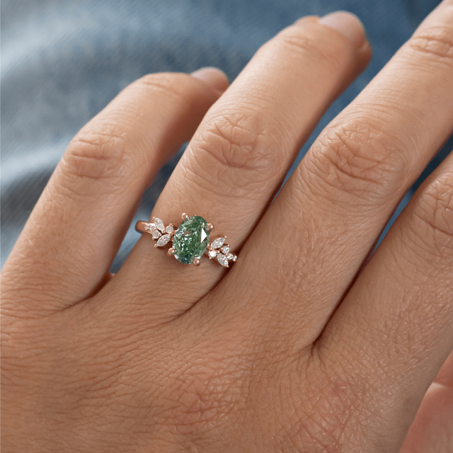 1.54 Carat Oval Green Cluster Engagement Ring In Yellow Gold - Sphinx
