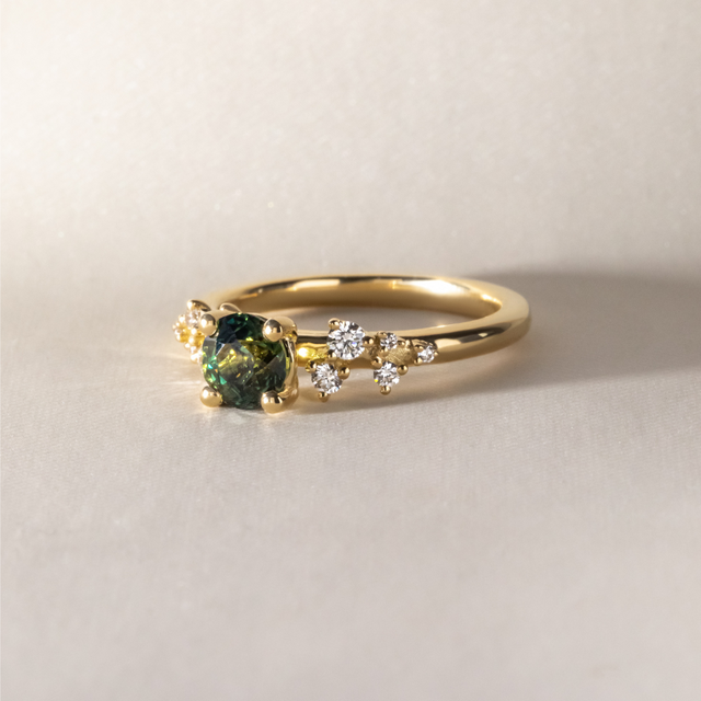 1.03 Carat Round Teal Sapphire Cluster Engagement Ring In Yellow Gold - Morning Star