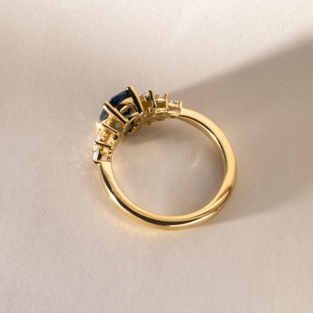 1.60 Carat Oval Natural Teal Sapphire Cluster Ring In Yellow Gold - Anastasia